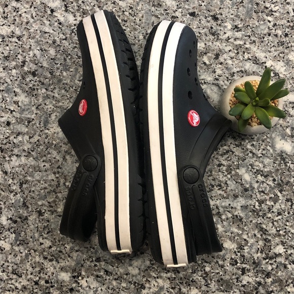 Crocs 7Crocband Clog Mules - Black/White UNISEX Men5/Women 7 EUC - Picture 3 of 6